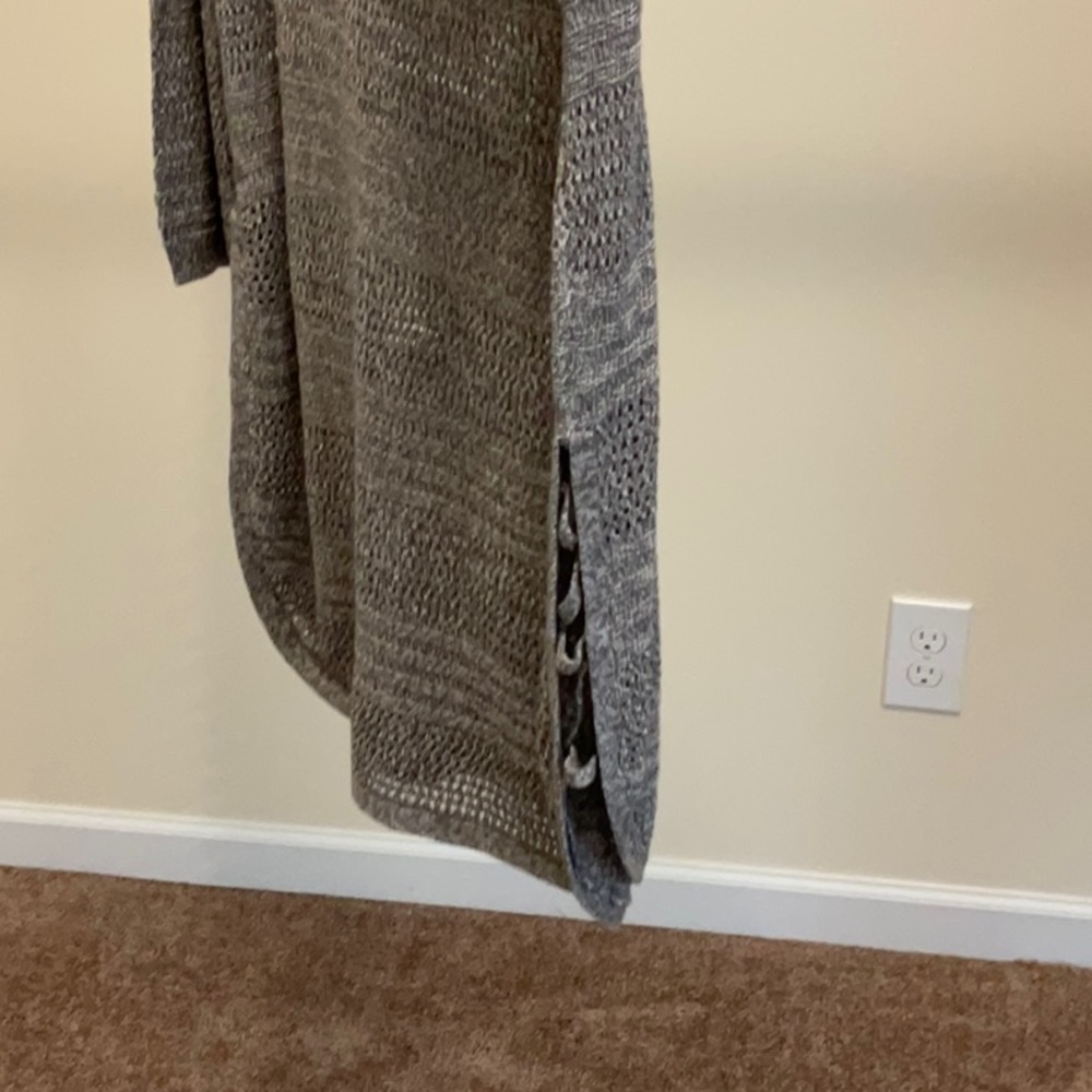 Lon lightweight grey sweater from New York and Company. Never worn. - Picture 6 of 6